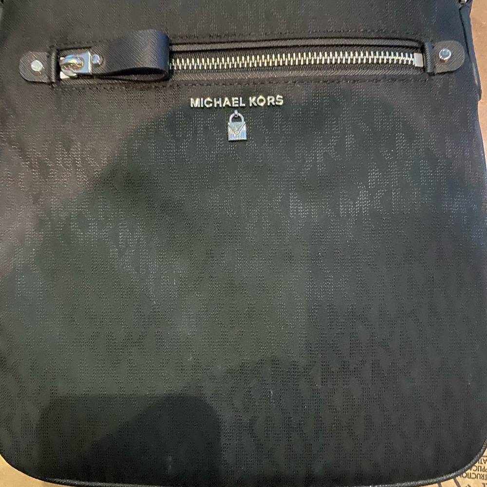 Michael kors crossbody